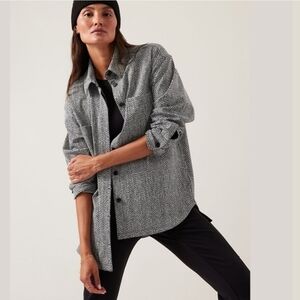 Athleta Black And White Pattern Long Sleeved Button Top Size Xsmall